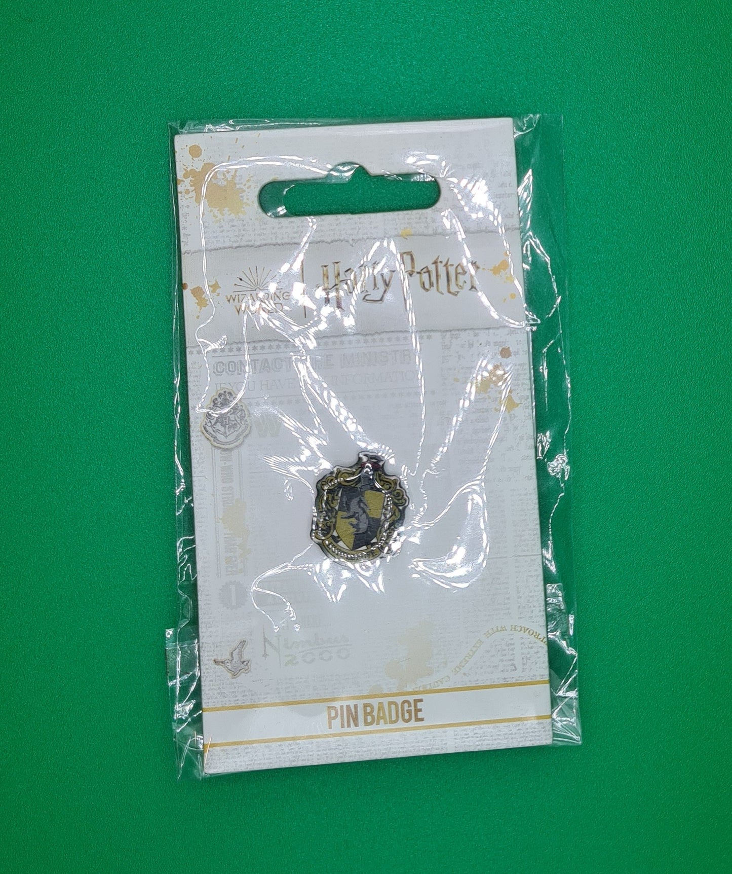 Harry Potter Hufflepuff Crest Pin Badge - Silver